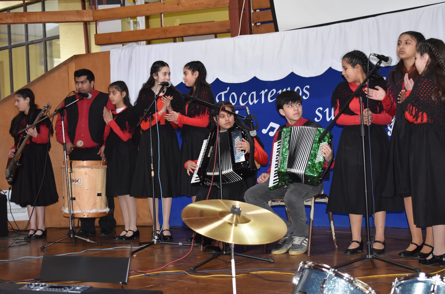 Música y tradición: apoyamos proyecto cultural en escuela de Chiloé