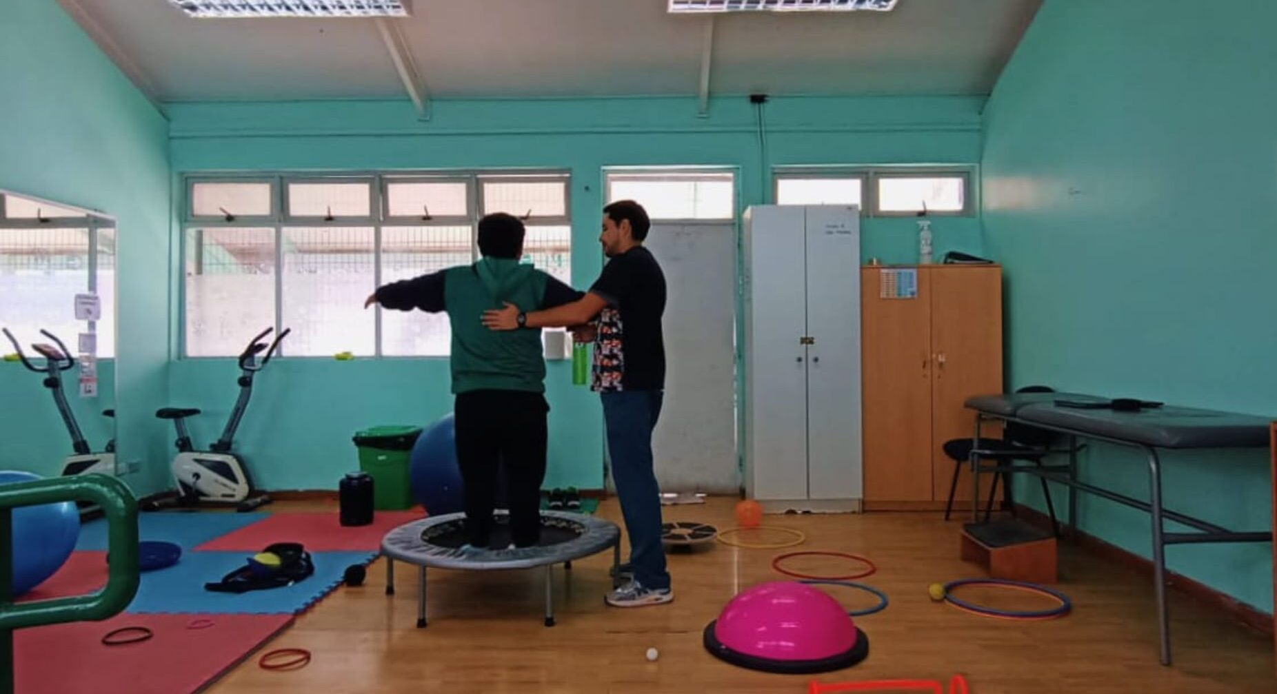 Centro de Atención a la Diversidad de Cabildo recibe equipamiento para implementar nueva sala terapéutica