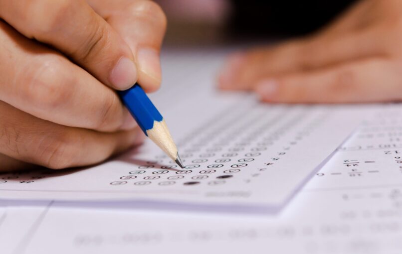 Jóvenes de Alto Hospicio superan el promedio nacional en la PAES tras participar en preuniversitario gratuito