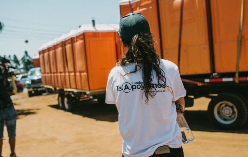 Incendios: Fundaciones de la familia Luksic entregan miles de aportes en terreno