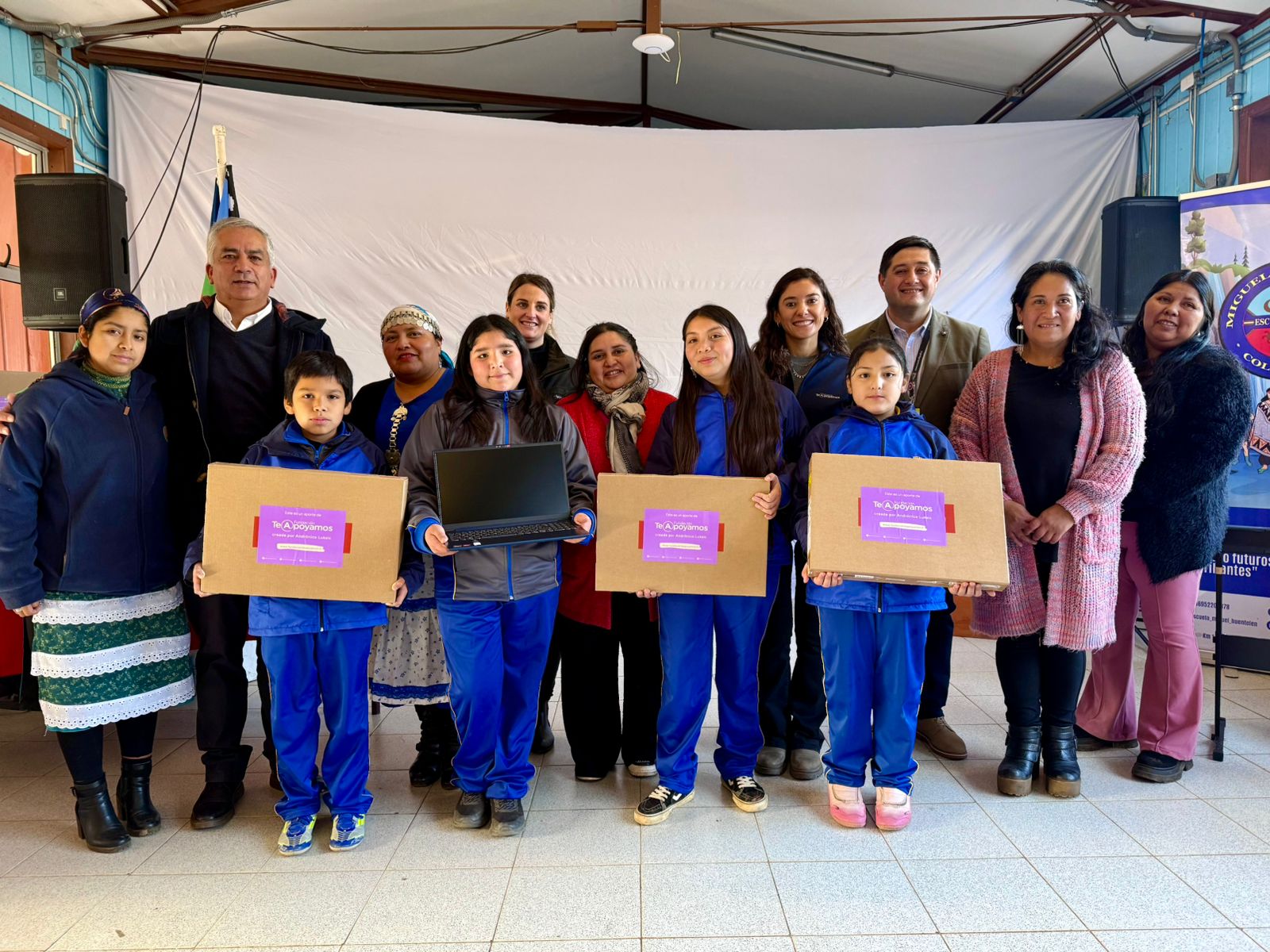 Fundación Te Apoyamos entrega computadores a escuela rural de Collipulli afectada por millonario robo